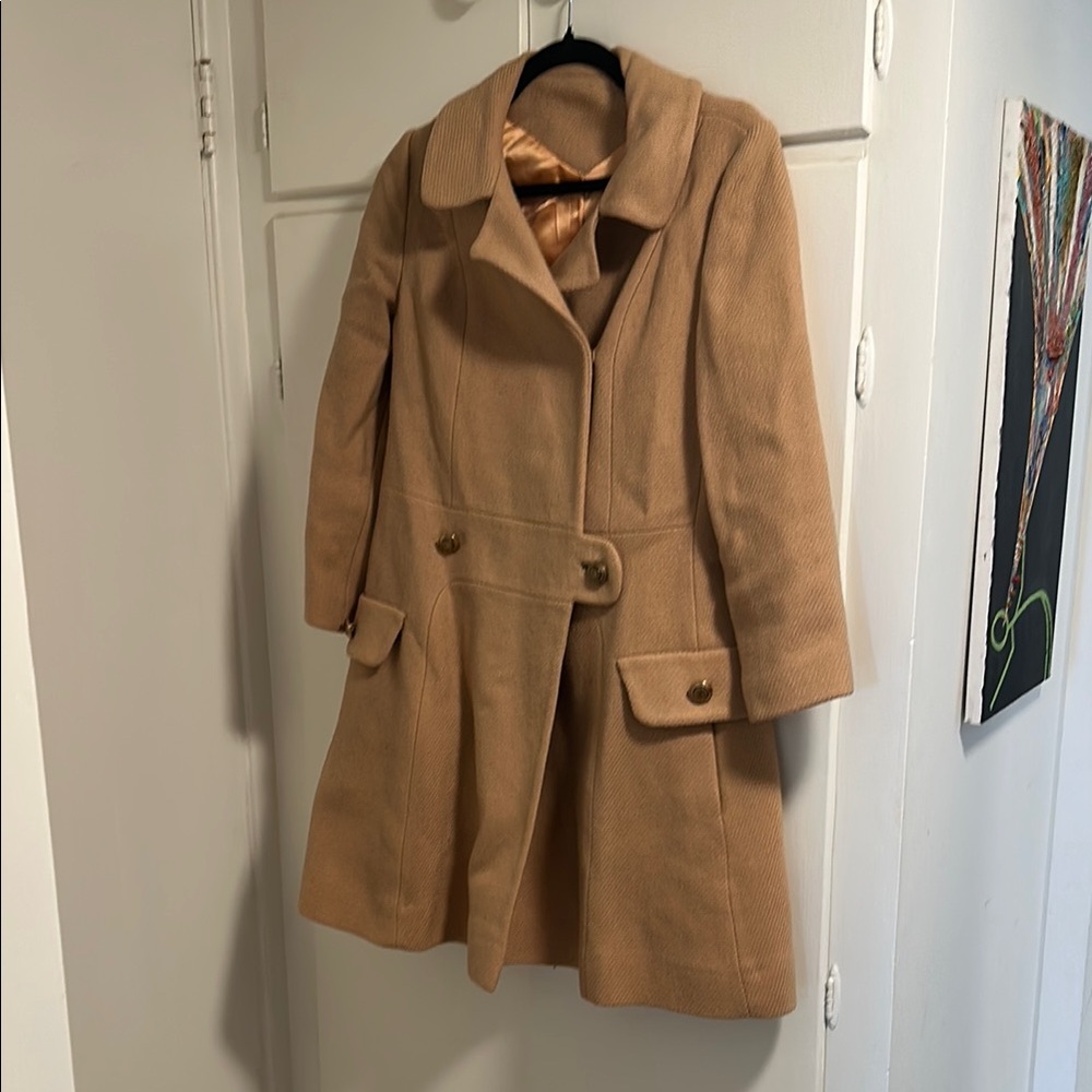 Tan Trench Coat with Notched Lapel and Tailored Silhouette